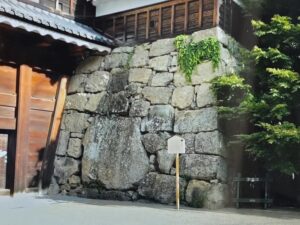 上田城の鏡石